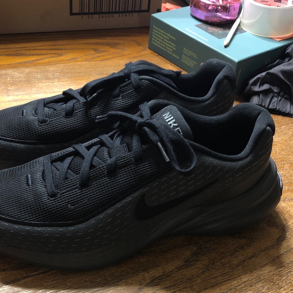 Nike Men’s Black Athletic Running Shoes